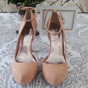 Qupid Cute comfy tanish Orangeish heels sz 7.5 New